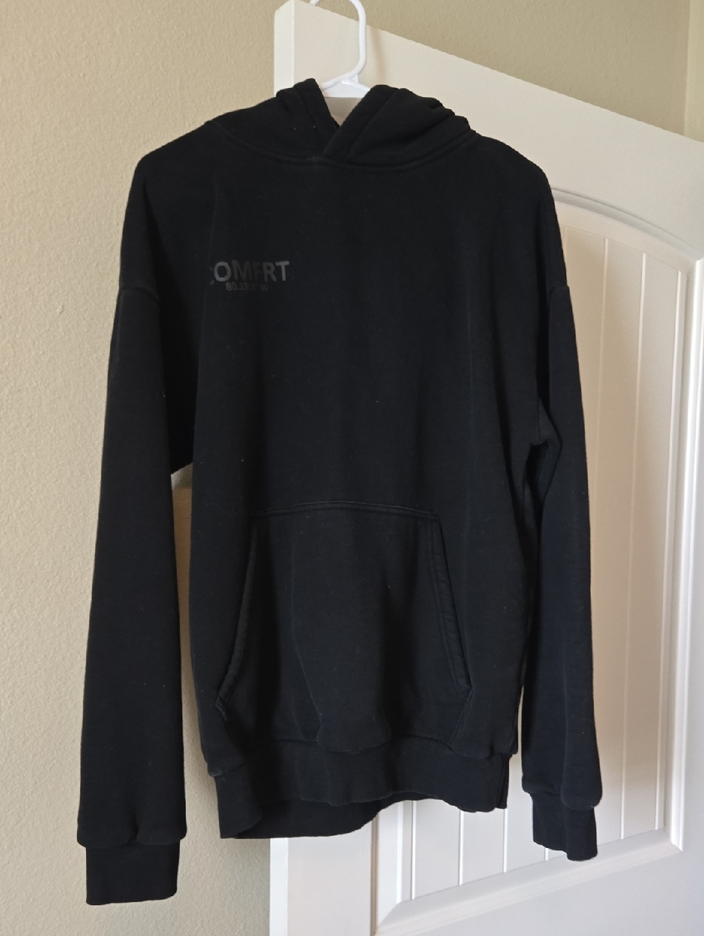 Black Crewneck Hoodie Sweatshirt for Men Or Women